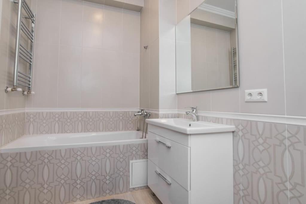 Grand Excelent New Ultra Central Apartments Кишинів Екстер'єр фото