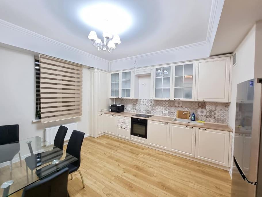 Grand Excelent New Ultra Central Apartments Кишинів Екстер'єр фото